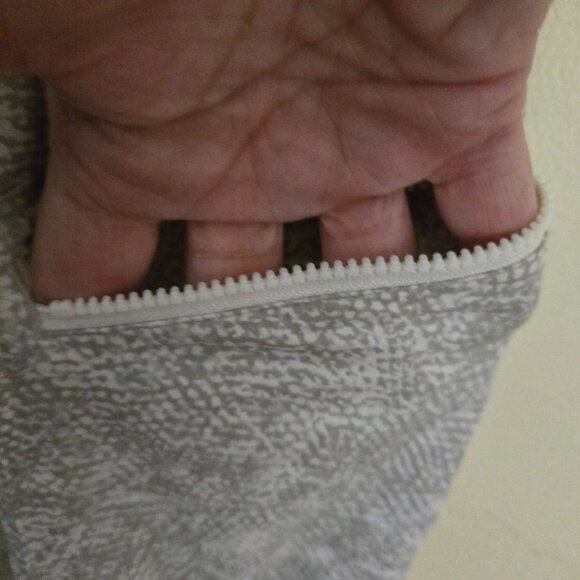 Athleta Venture Printed Jogger Pant Viper Gray Zip Pockets Size 8 - Picture 7 of 12